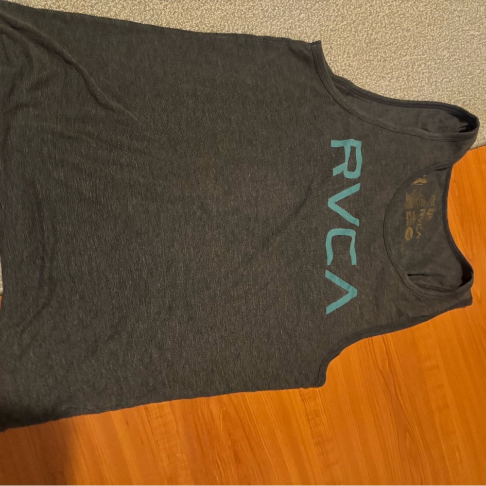 Men’s workout tank bundle - Picture 2 of 3
